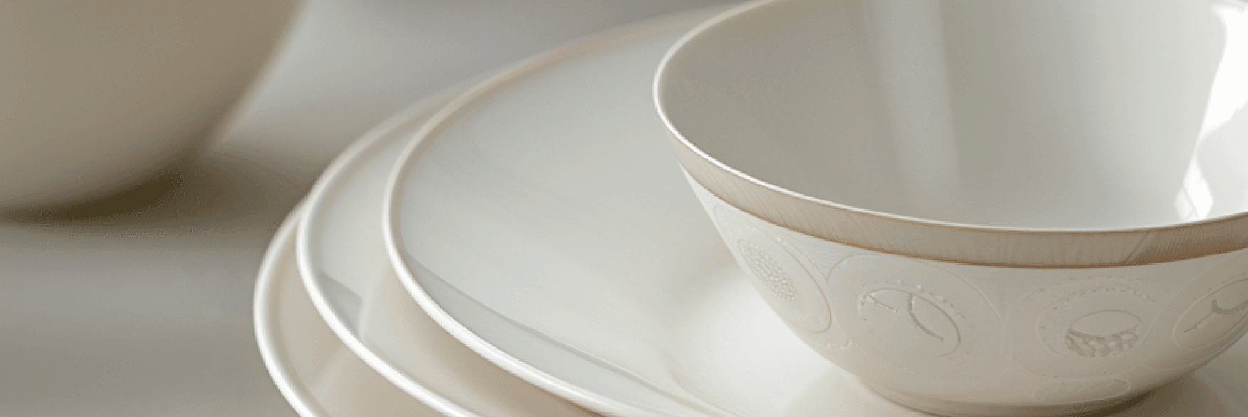 20240709_GlobalCeramicMaterials_teacup_plates-min.png