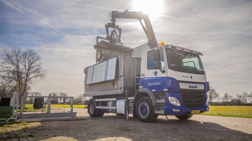 Truck in sunlight.jpg